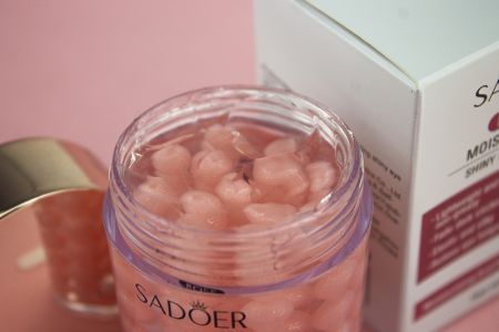 Увлажняющий крем для кожи вокруг глаз с Розой Sadoer Rose Moisturizing Shiny Eye Cream, 60 г